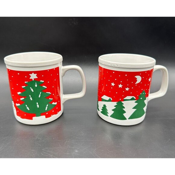 Vintage Christmas Mugs Set Of 2 Ceramic Japan Red Green White Coffee Coco Cups - Picture 1 of 10